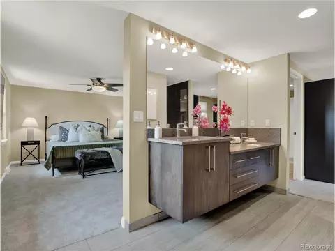 Bath - 7958 S Roslyn Way, Centennial, CO 80112 photo 2 of 6