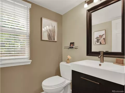 Bath - 7958 S Roslyn Way, Centennial, CO 80112 photo 1 of 6