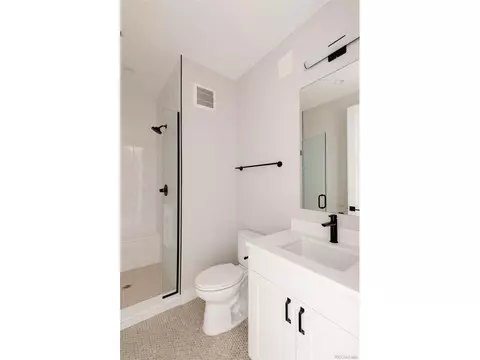 Bath - 8260 E 36th Ave #31, Denver, CO 80238 photo 1 of 6
