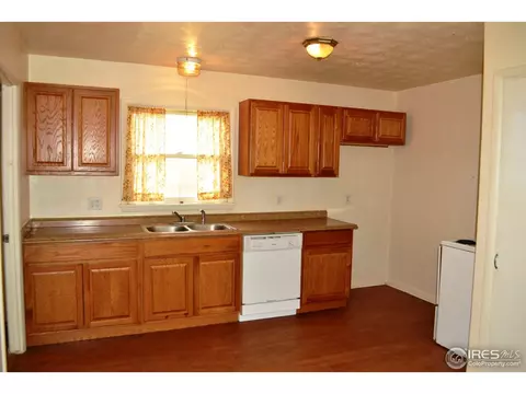 332 Delaware St, Sterling, CO 80751 photo 4