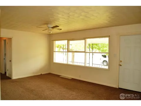 332 Delaware St, Sterling, CO 80751 photo 3