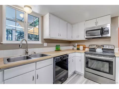 8696 Easter Ave, Centennial, CO 80112 photo 9