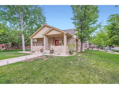 218 E Colorado Ave, Berthoud, CO 80513 photo 2