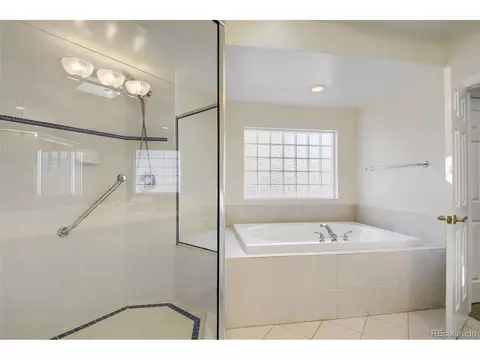 Bath - 411 Steele St, Denver, CO 80206 photo 3 of 5
