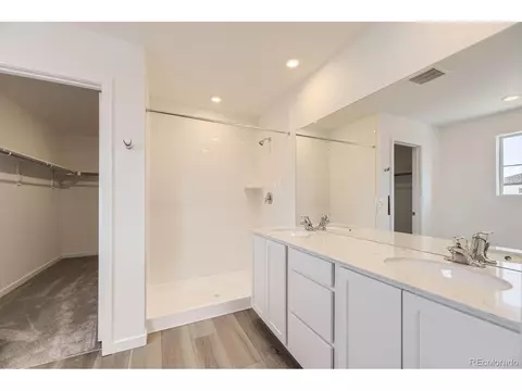 22014 E 39th Ave, Aurora, CO 80019 photo 8