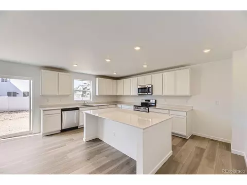 22014 E 39th Ave, Aurora, CO 80019 photo 4