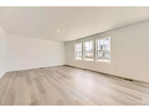 22014 E 39th Ave, Aurora, CO 80019 photo 2