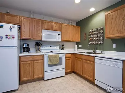 2201 E 111th Dr, Northglenn, CO 80233 photo 10
