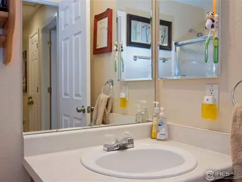 2201 E 111th Dr, Northglenn, CO 80233 photo 17