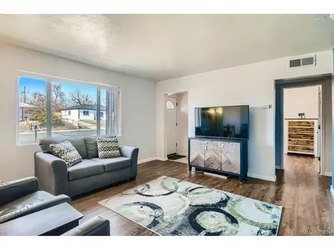 9380 Cedar Ct, Thornton, CO 80229 photo 3