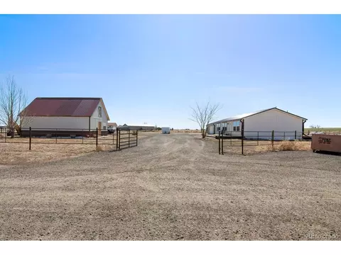 10 E Ranch Rd, Wiggins, CO 80654 photo 2