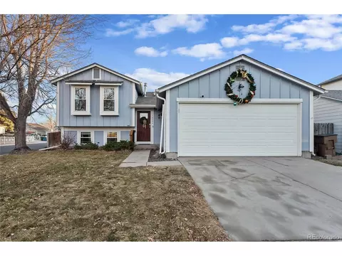 18994 E Carmel Dr, Aurora, CO 80011 photo 1