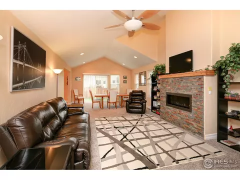 645 Torreys Peak Ln, Berthoud, CO 80513 photo 2