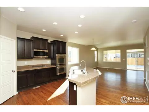 8522 Raspberry Dr, Longmont, CO 80504 photo 5