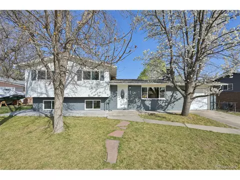 1524 Twin Sisters Dr, Longmont, CO 80504