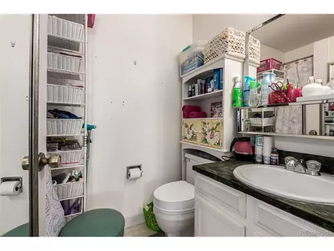 Bath - 15362 E 8th Ave, Aurora, CO 80011 photo 1 of 5