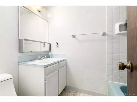 Bath - 15362 E 8th Ave, Aurora, CO 80011 photo 5 of 5