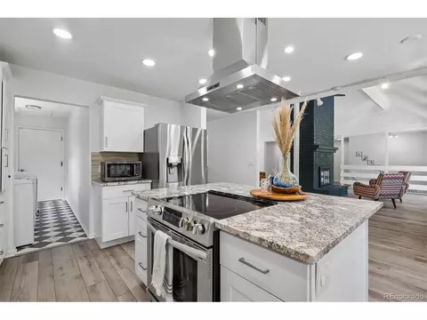 Kitchen - 3140 E Phillips Dr, Centennial, CO 80122 photo 2 of 4