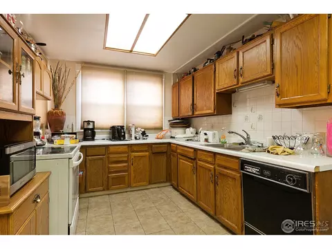 307 N 4th St, Berthoud, CO 80513 photo 3