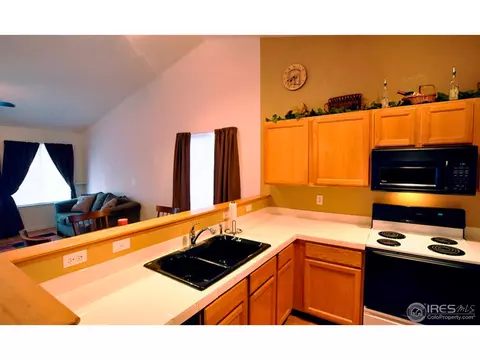 3190 E 106th Pl, Northglenn, CO 80233 photo 6