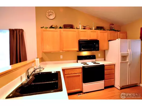 3190 E 106th Pl, Northglenn, CO 80233 photo 5