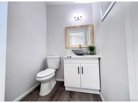 Bath - 555 Everett St, Lakewood, CO 80226 photo 5 of 6