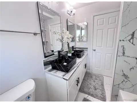 Bath - 555 Everett St, Lakewood, CO 80226 photo 2 of 6