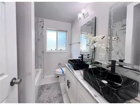 Bath - 555 Everett St, Lakewood, CO 80226 photo 1 of 6