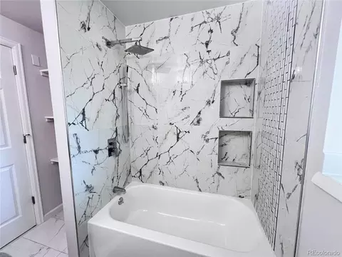Bath - 555 Everett St, Lakewood, CO 80226 photo 3 of 6