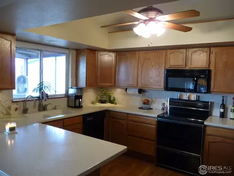 2013 Red Cloud Rd, Longmont, CO 80504 photo 3