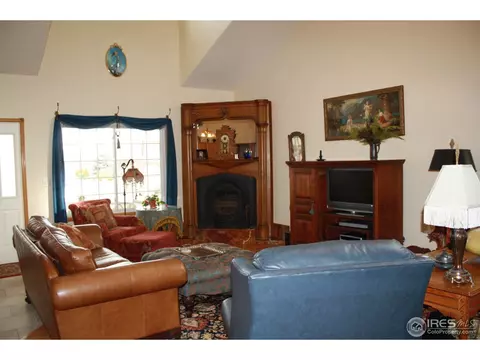 107 E Indiana Ave, Berthoud, CO 80513 photo 5