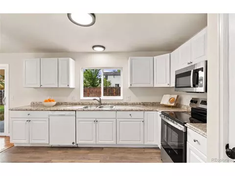 Kitchen - 4667 E 109th Ct, Thornton, CO 80233 photo 2 of 4