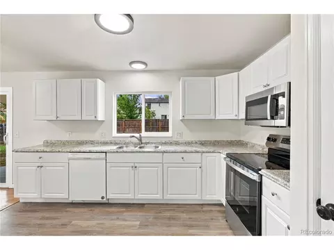 Kitchen - 4667 E 109th Ct, Thornton, CO 80233 photo 4 of 4
