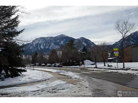 1202 Scrub Oak Cir, Boulder, CO 80305 photo 2