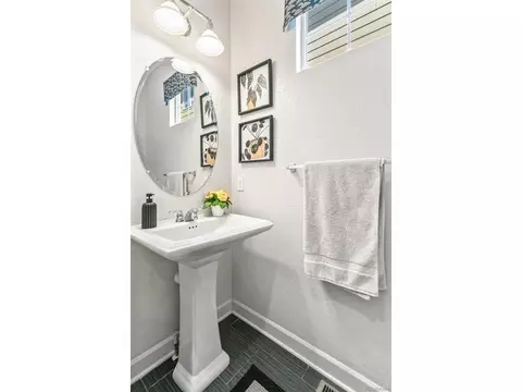 Bath - 8096 E 20th Pl, Denver, CO 80238 photo 1 of 6