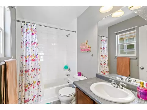 Bath - 8096 E 20th Pl, Denver, CO 80238 photo 6 of 6