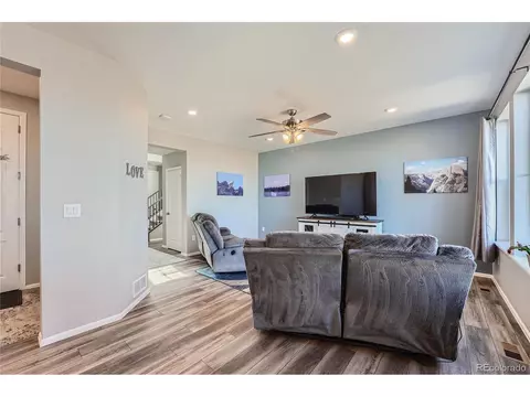 26261 E 5th Pl, Aurora, CO 80018 photo 4