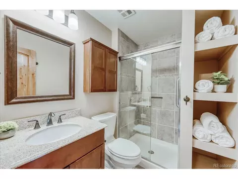 Bath - 76 Cove Blvd #E12, Dillon, CO 80435 photo 2 of 2