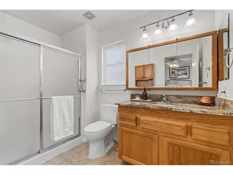 Bath - 1960 E 135th Pl, Thornton, CO 80241 photo 2 of 3