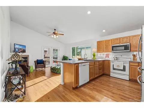 Kitchen - 1960 E 135th Pl, Thornton, CO 80241 photo 2 of 3