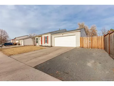 19583 E Buchanan Pl, Aurora, CO 80011 photo 2