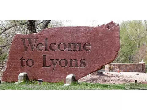 525 Goranson Ct, Lyons, CO 80540 photo 2