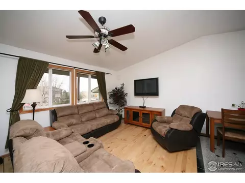 615 S 9th St, Berthoud, CO 80513 photo 4