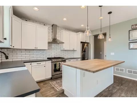 15773 E Warner Dr, Denver, CO 80239 photo 10