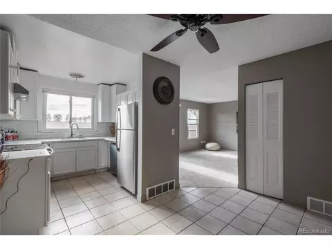19704 E Batavia Dr, Aurora, CO 80011 photo 6