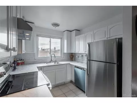 19704 E Batavia Dr, Aurora, CO 80011 photo 7