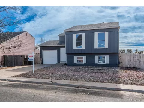 19704 E Batavia Dr, Aurora, CO 80011 photo 3