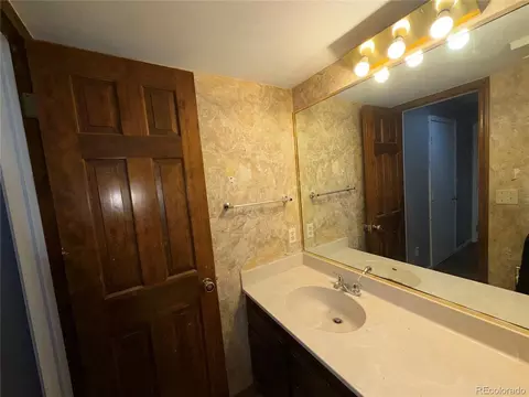 Bath - 11705 E Atlantic Ave, Aurora, CO 80014 photo 7 of 8