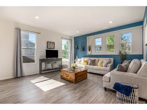 11370 E 26th Ave, Aurora, CO 80010 photo 2