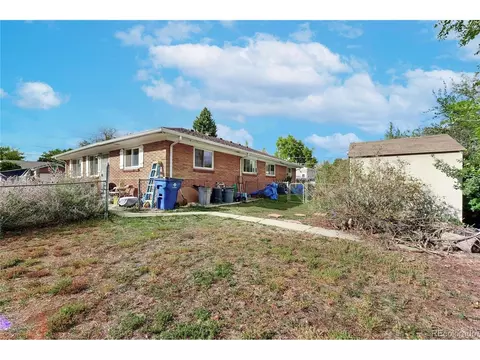 Exterior - 1700 Iris St, Lakewood, CO 80215 photo 14 of 17